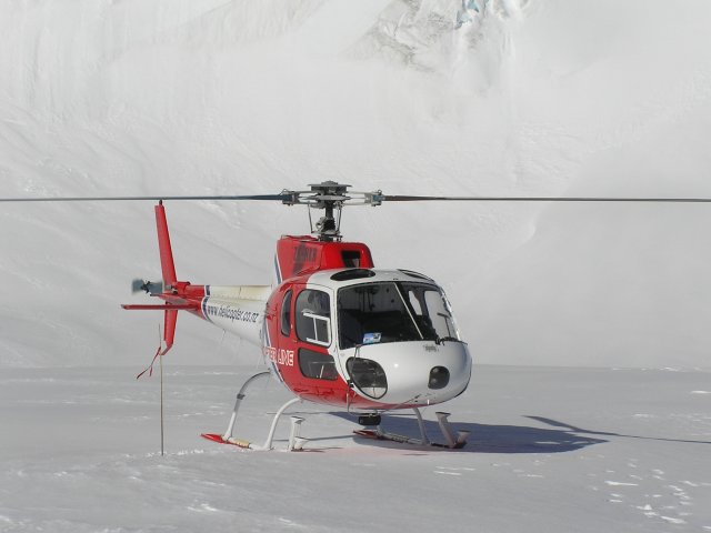 HeliOnGlacier
