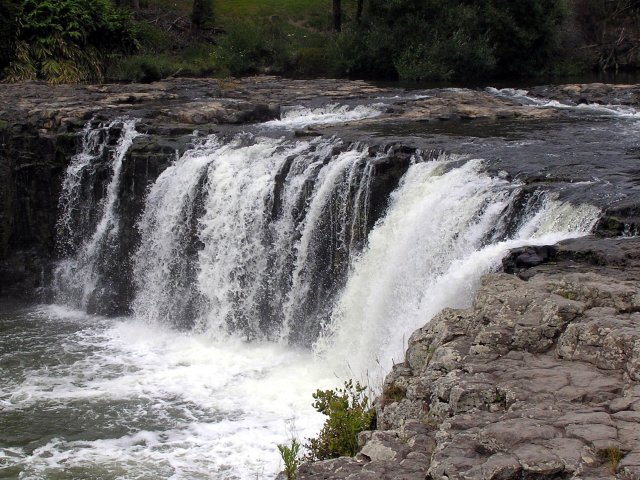 Haruru Falls