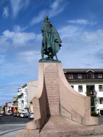 Statue Back