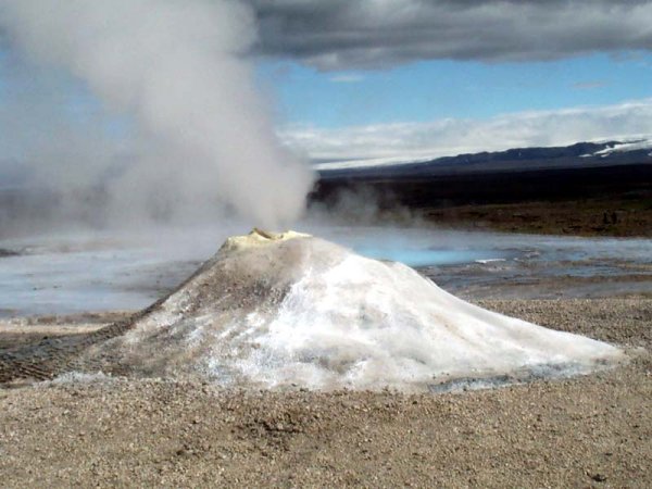 Whistling geyser 1