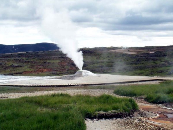 Whistling geyser 2