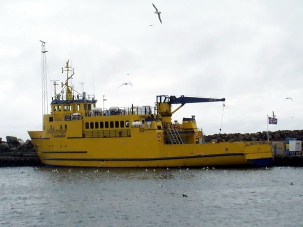 Yellow ferry 1